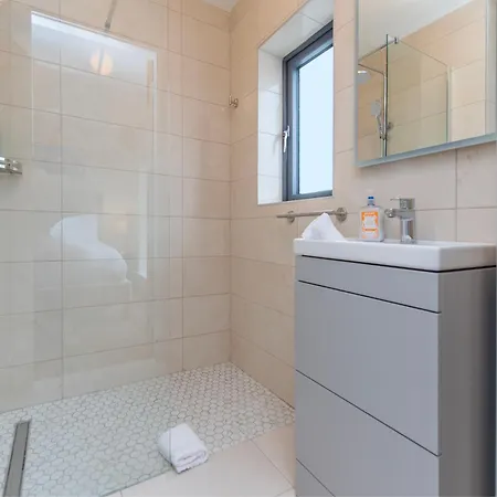 Modern 4-bedroom Townhouse In The Heart Of Village Barna (Galway)