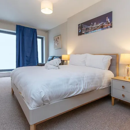Lägenhet Modern 4-bedroom Townhouse In The Heart Of Village